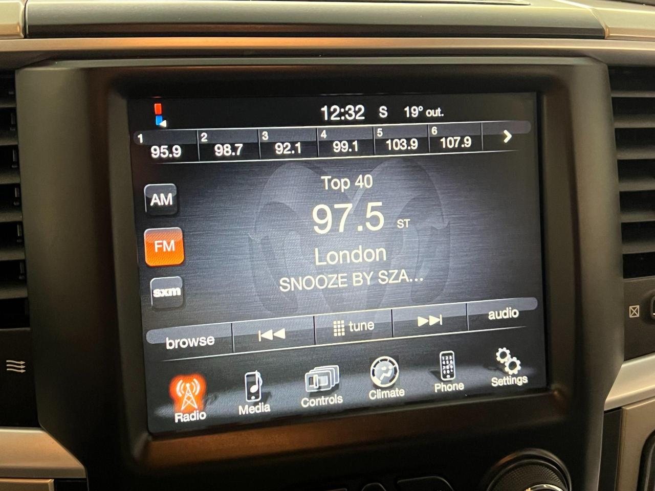2015 RAM 1500 Outdoorsman 3.0L Diesel 4x4 CREW+Camera+A/C Photo104