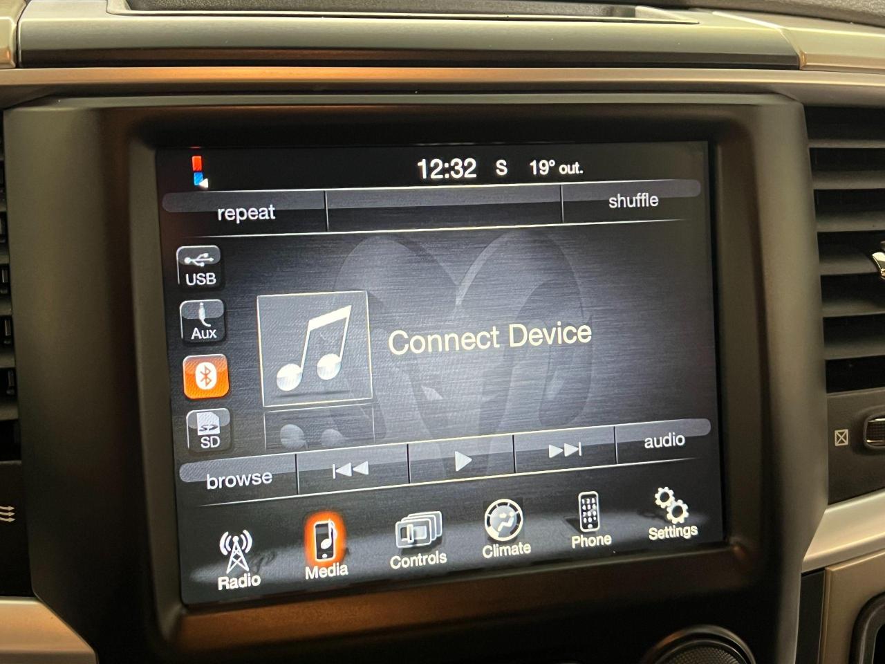 2015 RAM 1500 Outdoorsman 3.0L Diesel 4x4 CREW+Camera+A/C Photo106