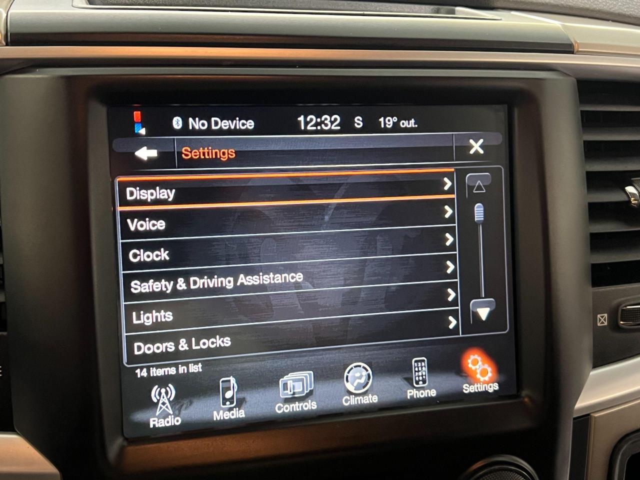 2015 RAM 1500 Outdoorsman 3.0L Diesel 4x4 CREW+Camera+A/C Photo110