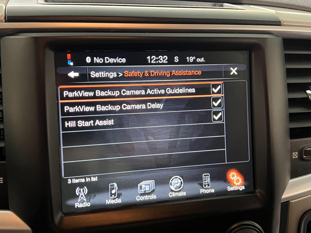 2015 RAM 1500 Outdoorsman 3.0L Diesel 4x4 CREW+Camera+A/C - Photo #35
