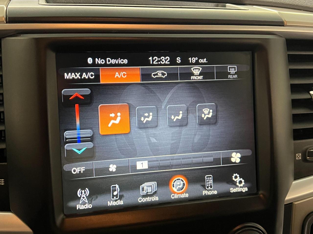 2015 RAM 1500 Outdoorsman 3.0L Diesel 4x4 CREW+Camera+A/C - Photo #36