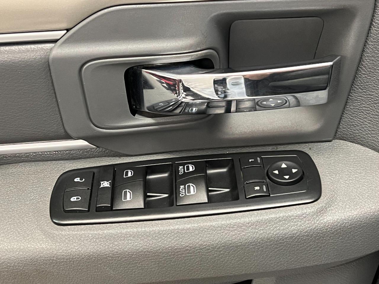 2015 RAM 1500 Outdoorsman 3.0L Diesel 4x4 CREW+Camera+A/C - Photo #51