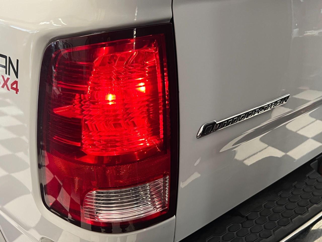 2015 RAM 1500 Outdoorsman 3.0L Diesel 4x4 CREW+Camera+A/C - Photo #64