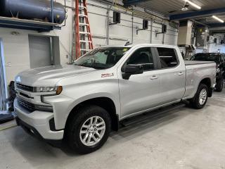 RST 5.3L V8 CREW CAB W/ Z71 OFF-ROAD PKG, HEATED SEATS & STEERING, REMOTE START, RUNNING BOARDS, TONNEAU COVER AND BACKUP CAMERA!! Apple CarPlay, Android Auto, tow package, 6-foot 7-inch box w/ spray-in bedliner, dual-zone climate control, black badges, full power group incl. power seat, auto headlights, cruise control and Sirius XM!