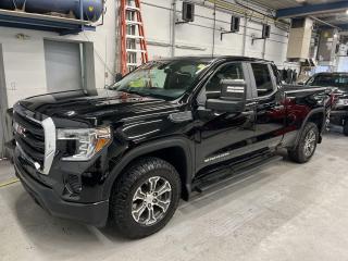 ONLY 28,000 KMS!! STUNNING 4X4 W/ 5.3L V8, X31 OFF ROAD PKG, 18-IN ALLOYS, TOW PACKAGE W/ TRAILER BRAKE CONTROLLER, BACKUP CAMERA AND RUNNING BOARDS!! EZ-lift tailgate, air conditioning, 6-foot 7-inch box w/ spray-in bedliner, full power group incl. power seat, auto headlights and cruise control!