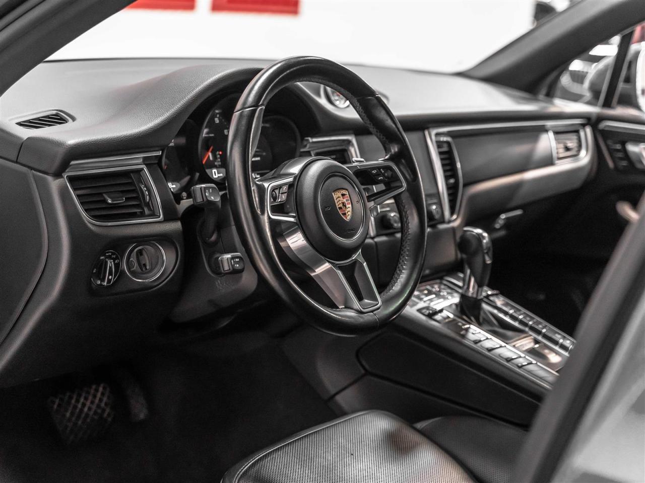 2018 Porsche Macan PREMIUM PLUS|BLINDSPOT|LANE DEPART|BOSE|PANO|LOADED Photo