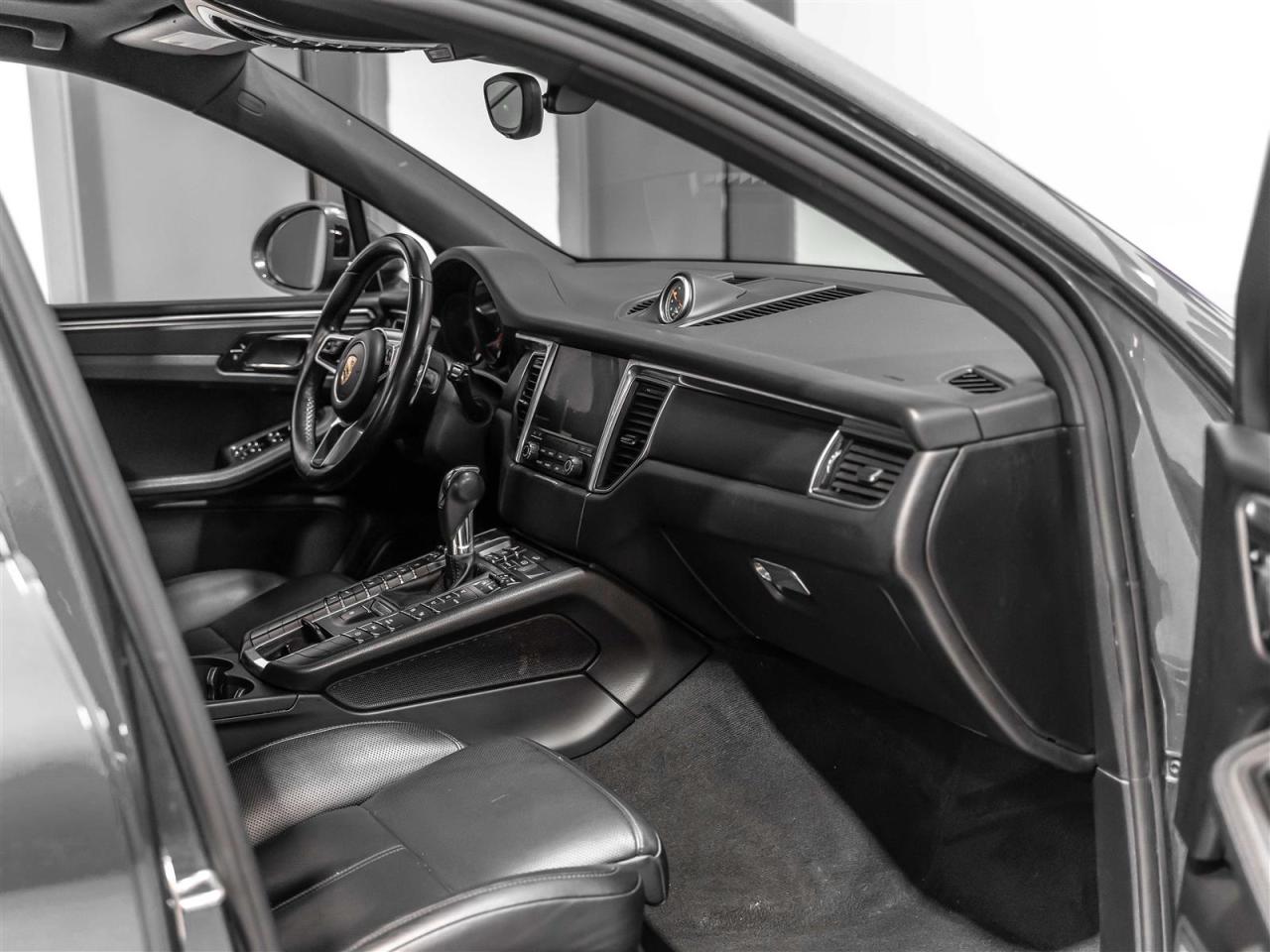 2018 Porsche Macan PREMIUM PLUS|BLINDSPOT|LANE DEPART|BOSE|PANO|LOADED Photo