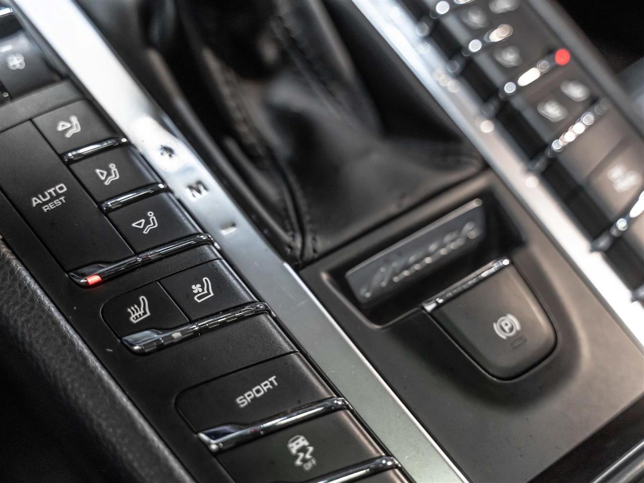 2018 Porsche Macan PREMIUM PLUS|BLINDSPOT|LANE DEPART|BOSE|PANO|LOADED Photo