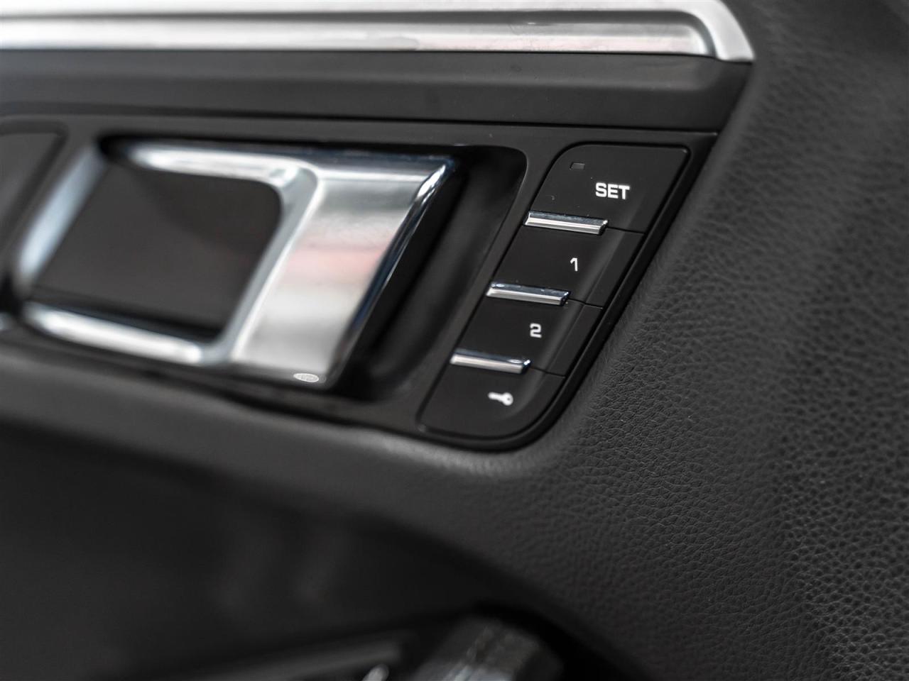 2018 Porsche Macan PREMIUM PLUS|BLINDSPOT|LANE DEPART|BOSE|PANO|LOADED Photo