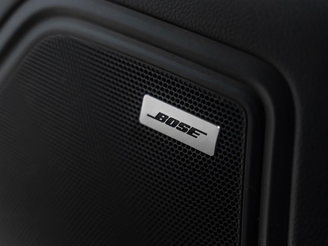 2018 Porsche Macan PREMIUM PLUS|BLINDSPOT|LANE DEPART|BOSE|PANO|LOADED Photo