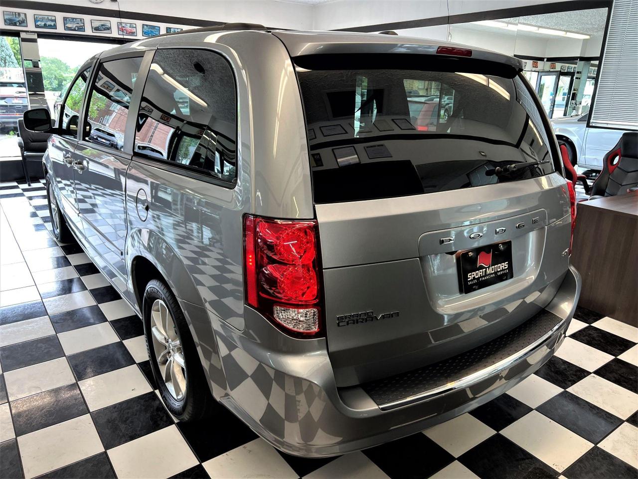 2016 Dodge Grand Caravan SXT Stow & Go+DVD+Camera+Bluetooth+CLEAN CARFAX - Photo #2