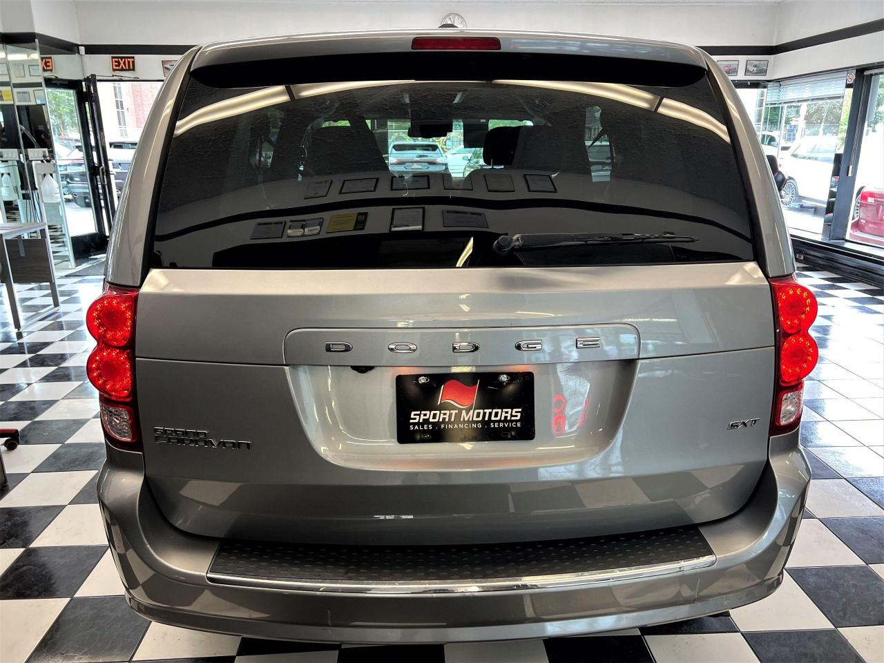 2016 Dodge Grand Caravan SXT Stow & Go+DVD+Camera+Bluetooth+CLEAN CARFAX Photo63
