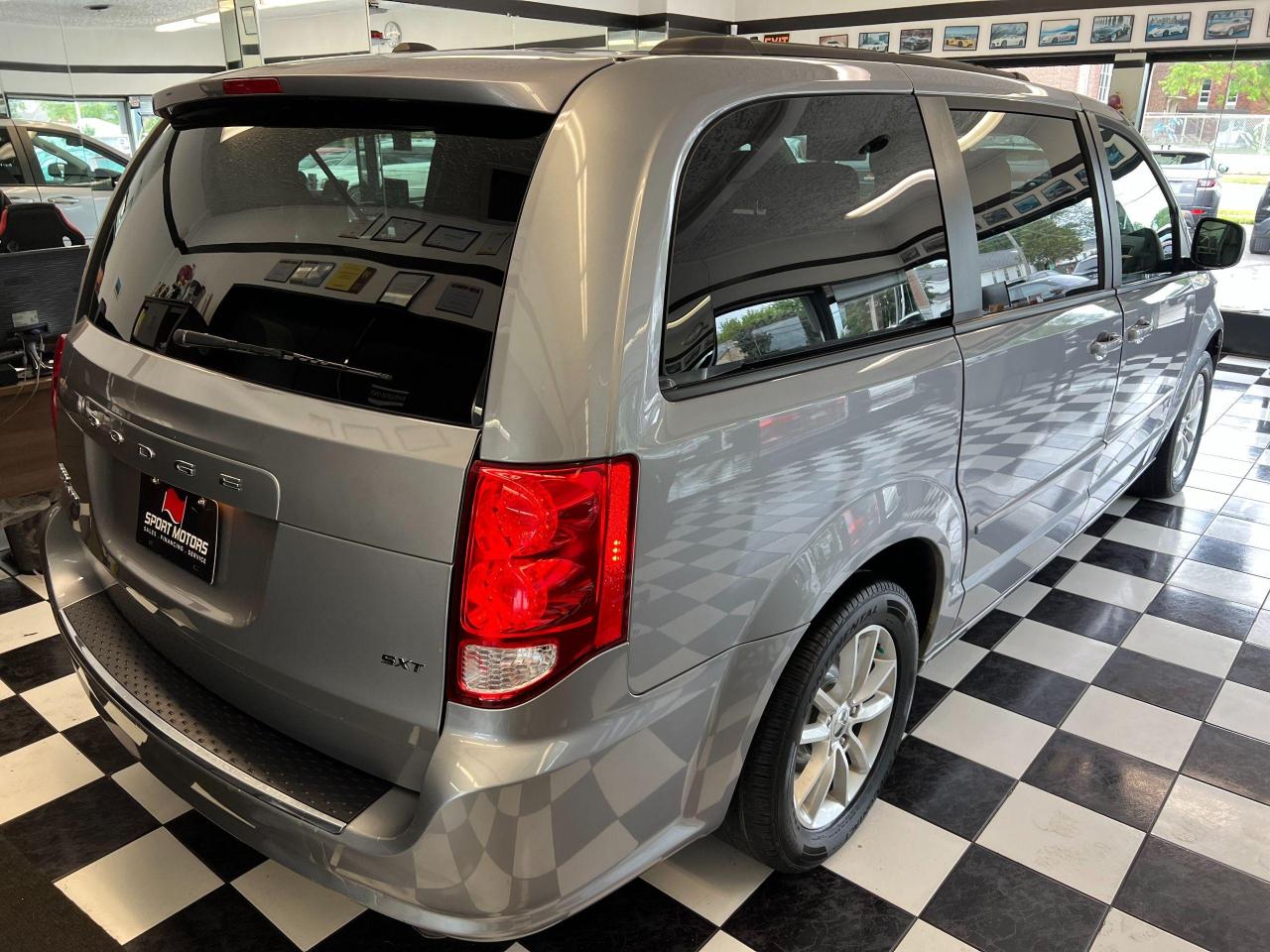 2016 Dodge Grand Caravan SXT Stow & Go+DVD+Camera+Bluetooth+CLEAN CARFAX Photo64