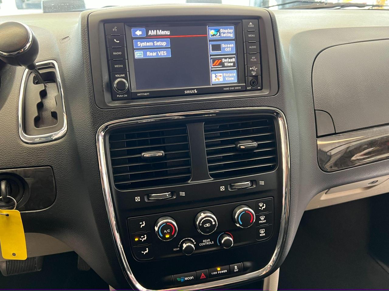 2016 Dodge Grand Caravan SXT Stow & Go+DVD+Camera+Bluetooth+CLEAN CARFAX Photo70