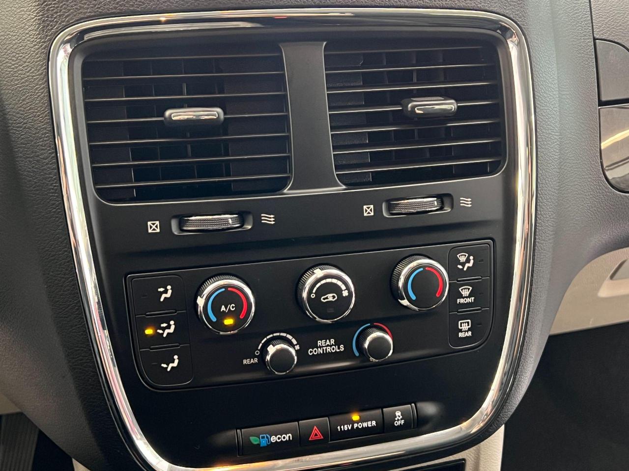 2016 Dodge Grand Caravan SXT Stow & Go+DVD+Camera+Bluetooth+CLEAN CARFAX - Photo #33