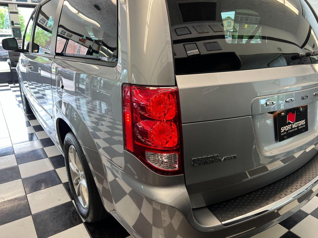 2016 Dodge Grand Caravan SXT Stow & Go+DVD+Camera+Bluetooth+CLEAN CARFAX Photo97