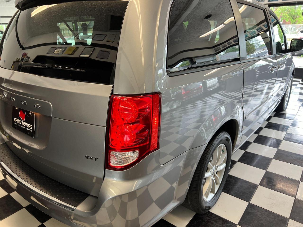 2016 Dodge Grand Caravan SXT Stow & Go+DVD+Camera+Bluetooth+CLEAN CARFAX Photo98