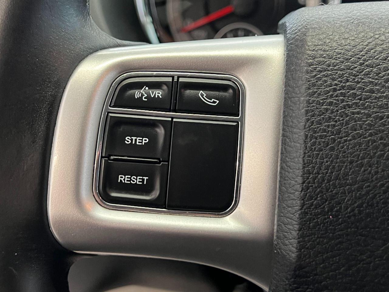 2016 Dodge Grand Caravan SXT Stow & Go+DVD+Camera+Bluetooth+CLEAN CARFAX - Photo #43