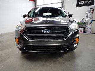 2017 Ford Escape 4WD NO ACCIDENT,BACK CAM - Photo #2