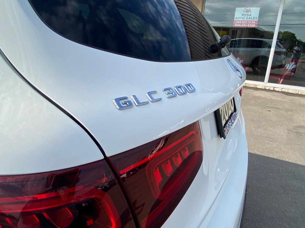 2020 Mercedes-Benz GLC 300 AMG SPORT PKG PREMIUM NIGHT PKG 4MATIC NO ACCIDENT Photo4