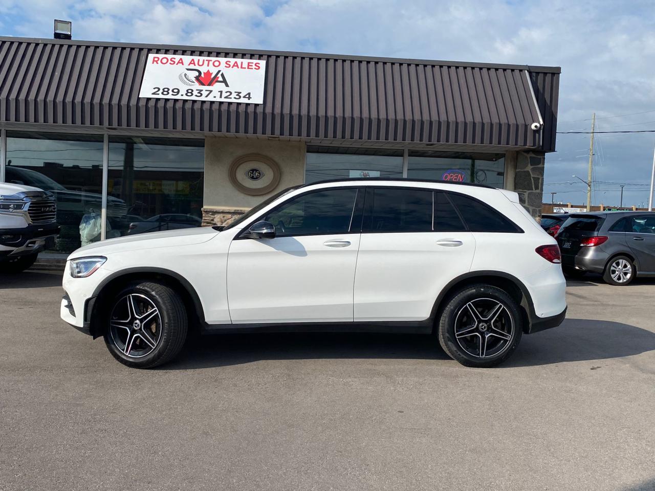 2020 Mercedes-Benz GLC 300 AMG SPORT PKG PREMIUM NIGHT PKG 4MATIC NO ACCIDENT Photo2