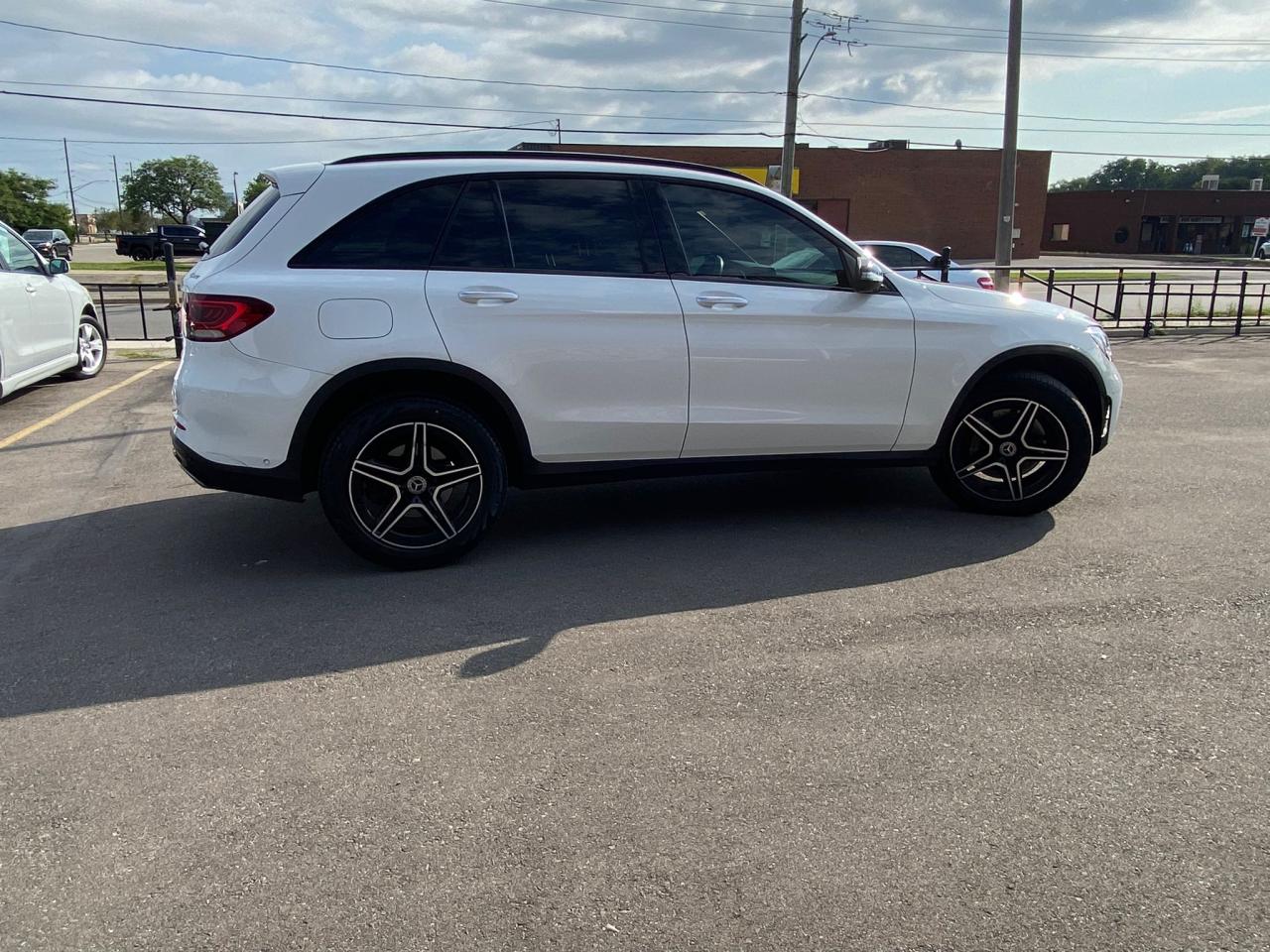 2020 Mercedes-Benz GLC 300 AMG SPORT PKG PREMIUM NIGHT PKG 4MATIC NO ACCIDENT - Photo #8