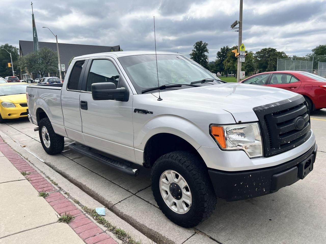 2011 Ford F-150 4WD SUPERCAB 145" XLT - Photo #6