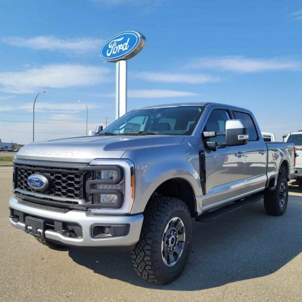 2023 Ford F-350 Super Duty 4X4 CREW CAB PICKUP/ Photo0