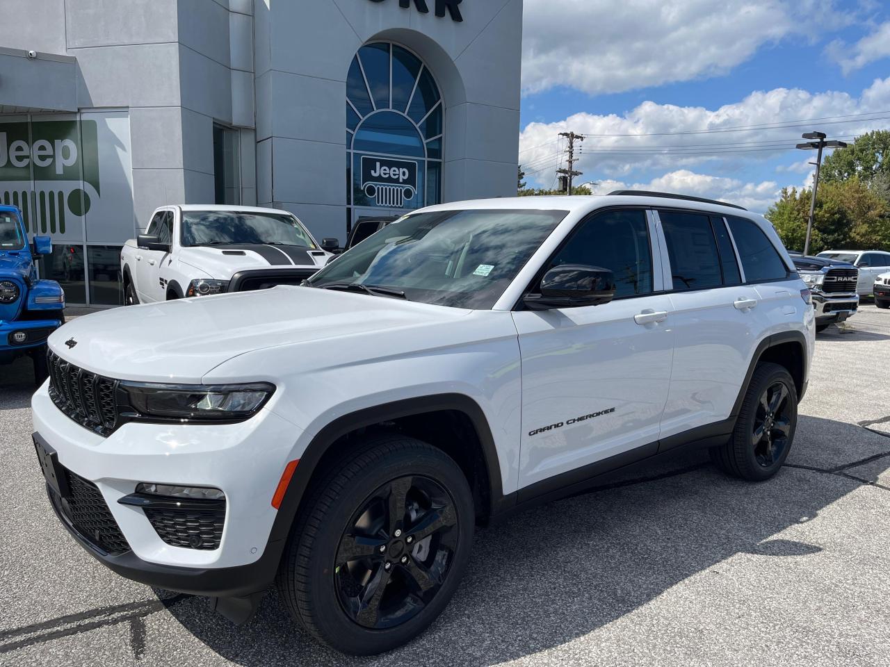 New 2024 Jeep Grand Cherokee Limited for sale in Sarnia, ON