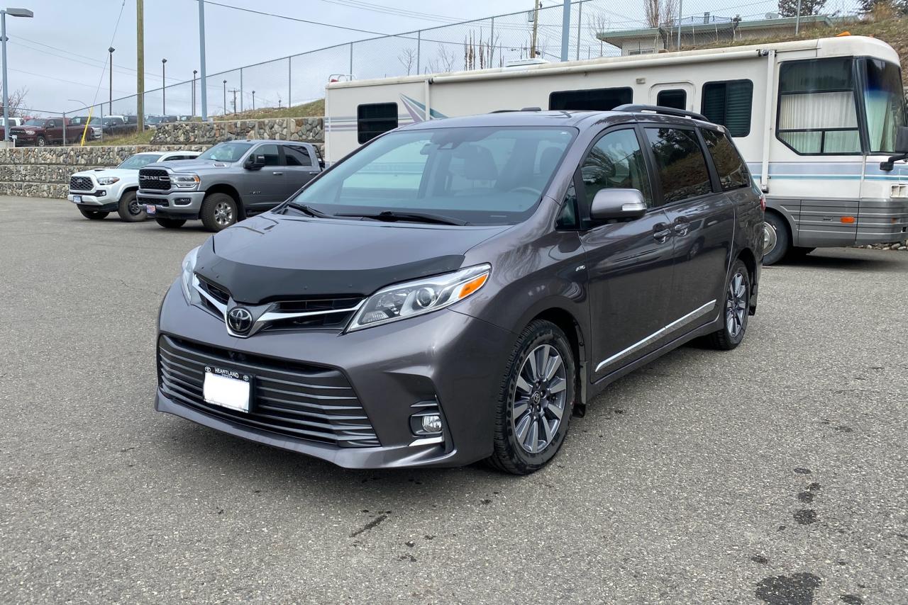 2020 Toyota Sienna XLE Limited Photo