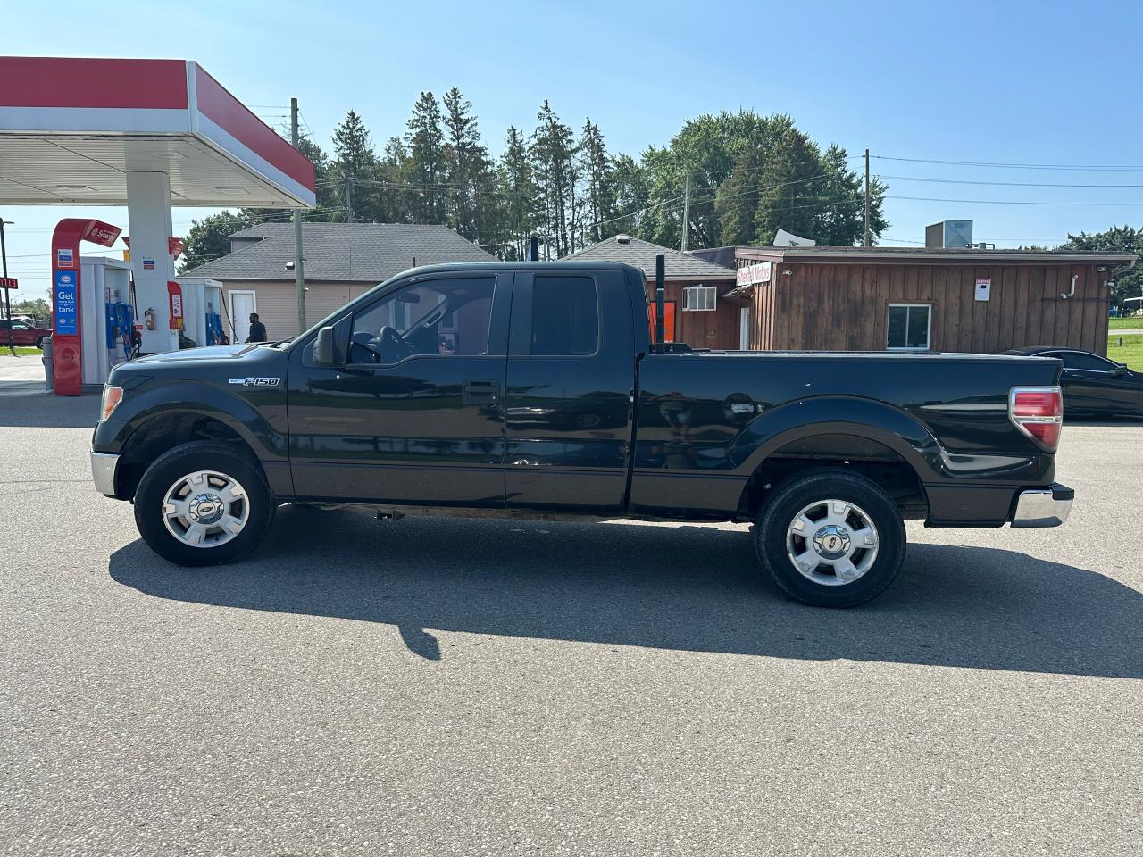 2011 Ford F-150 XLT - Photo #4