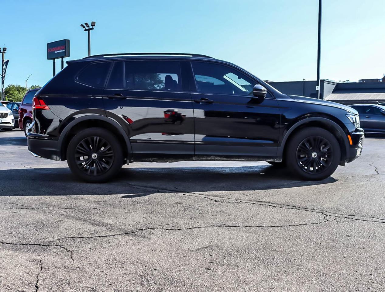 2021 Volkswagen Tiguan Highline HIGHLINE | LEATHER | ROOF | HTD SEATS | CAMERA | FULLY CERTIFIED Photo2