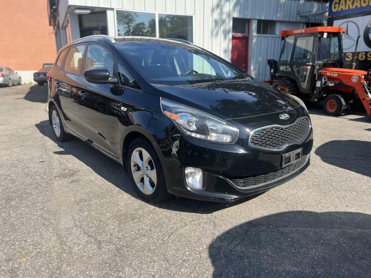 2015 Kia Rondo FX