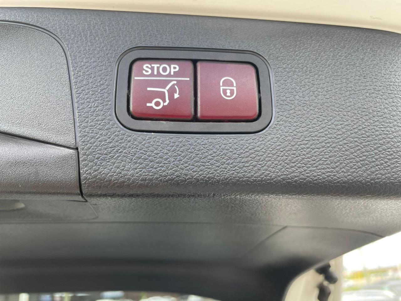 2018 Mercedes-Benz GL-Class GLC 300 4MATIC NO ACCIDENT NAVIGATION PANORAMIC - Photo #18