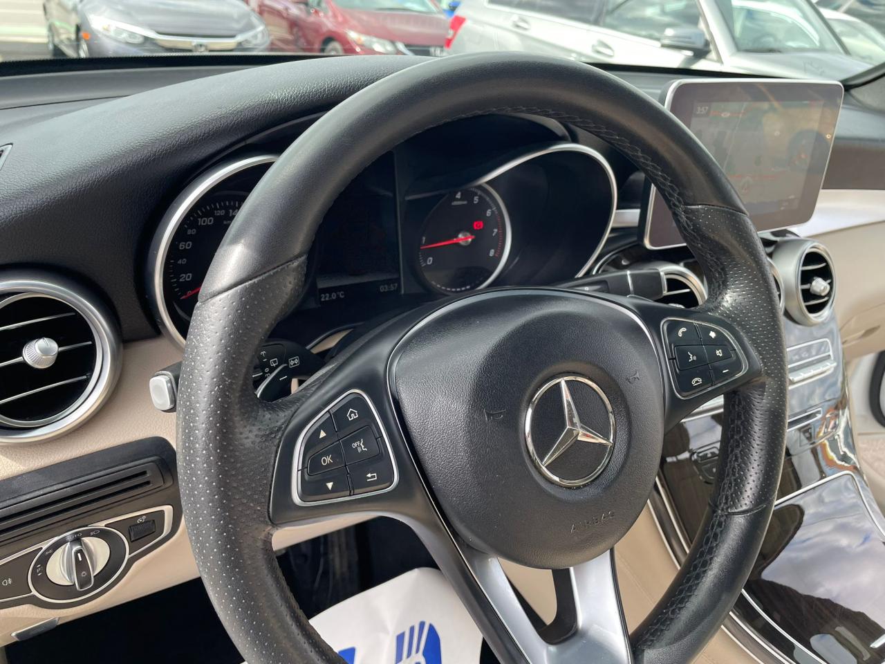 2018 Mercedes-Benz GL-Class GLC 300 4MATIC NO ACCIDENT NAVIGATION PANORAMIC - Photo #11