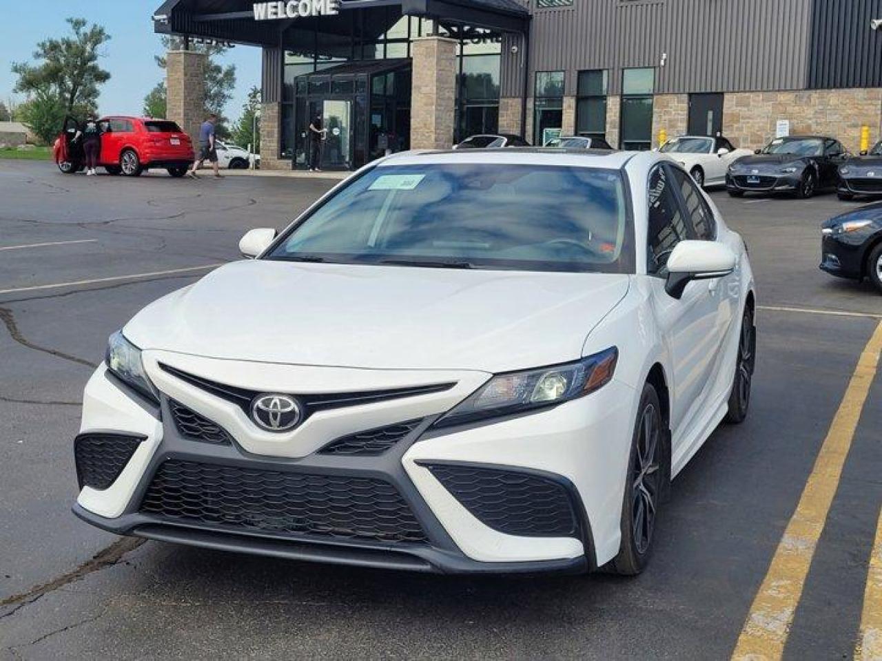 Used 2021 Toyota Camry SE Upgrade Package AWD - Sunroof, Split Leather Heated Seats, CarPlay, Blindspot Monitor & More! for sale in Guelph, ON