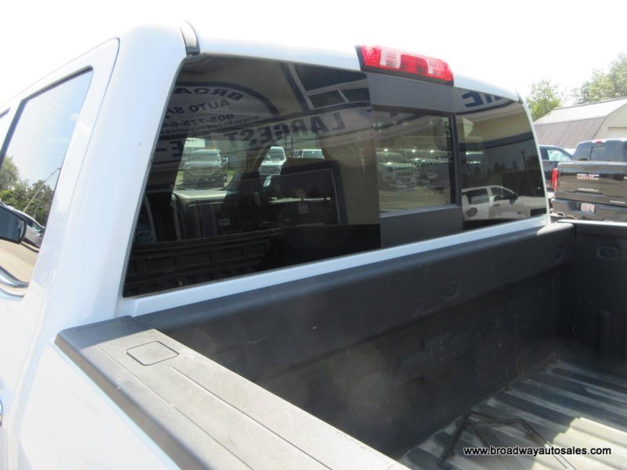 2016 Chevrolet Silverado 1500 LOADED HIGH-COUNTRY-EDITION 5 PASSENGER 5.3L - V8.. 4X4.. CREW-CAB.. SHORTY.. NAVIGATION.. LEATHER.. HEATED/AC SEATS.. SUNROOF.. BACK-UP CAMERA.. Photo