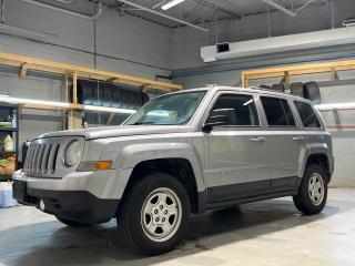 Used 2015 Jeep Patriot North 4X4 * 4WD Lock * Automatic/Manual Mode * 12V DC Outlet * Keyless Entry * Cruise Control * Steering Wheel Controls * Heated Mirrors * for sale in Cambridge, ON