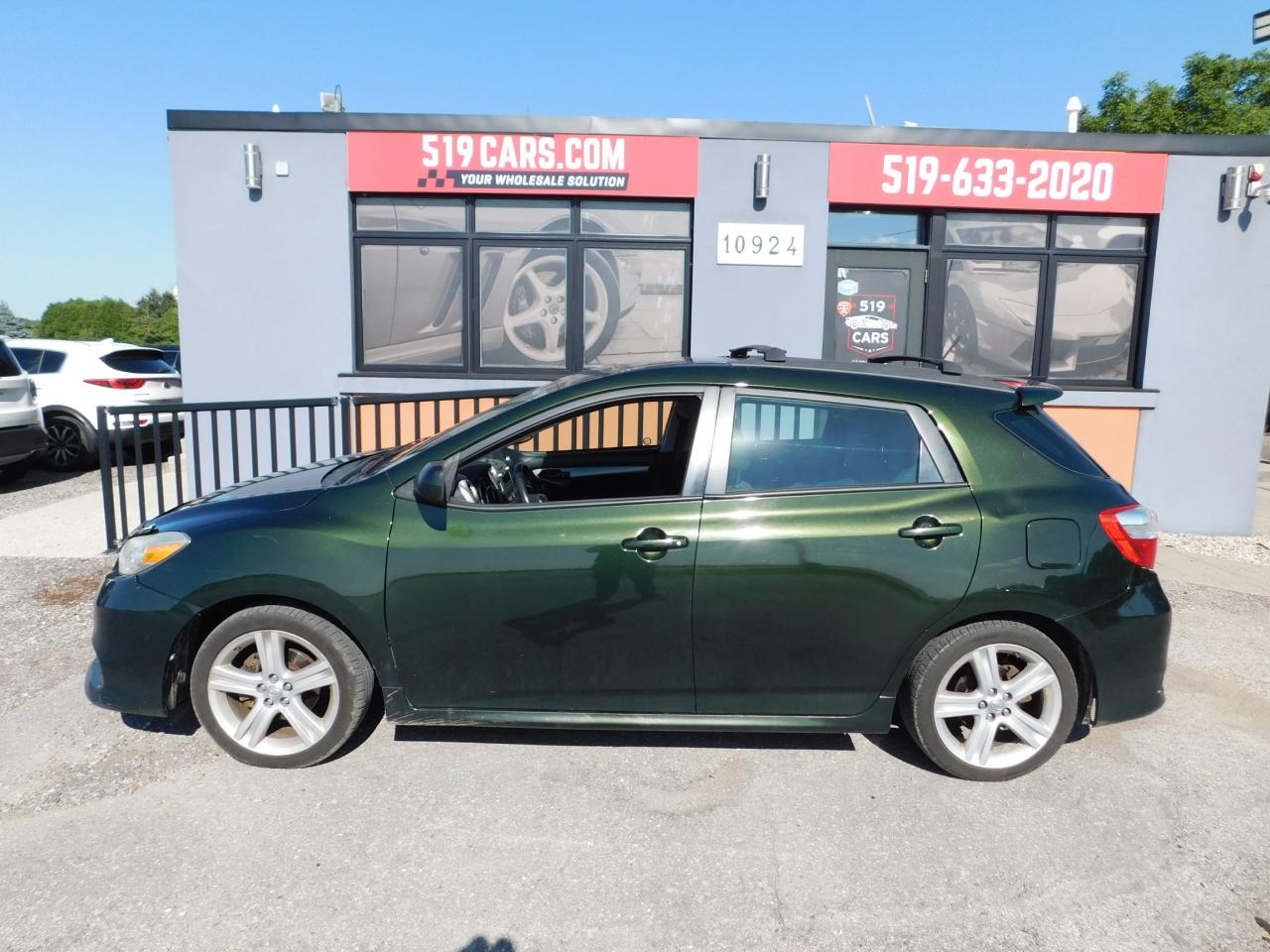 2011 Toyota Matrix | 2 Sets of Tires | Sunroof - Photo #1