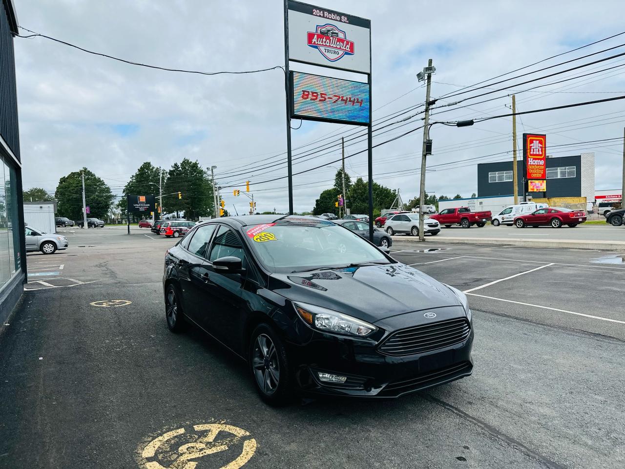 2017 Ford Focus SE 4DR SDN - Photo #1
