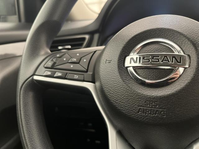 2017 Nissan Rogue SV 2WD Photo12