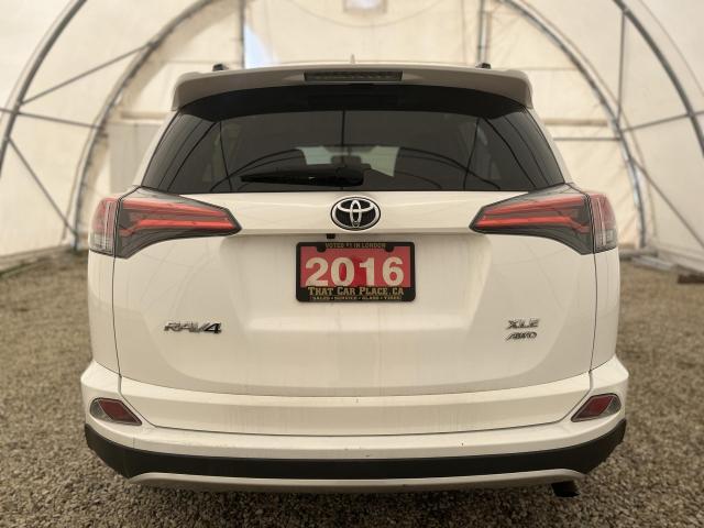 2016 Toyota RAV4 XLE AWD Photo4