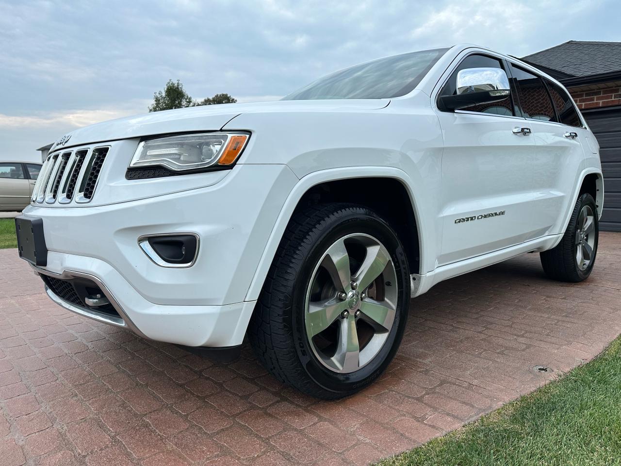 Used 2015 Jeep Grand Cherokee OVERLAND 2 YEAR 40,000 KMS WARRANTY INCLUDED!! for sale in Belle River, ON