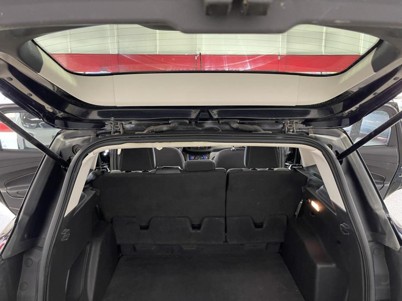 2017 Ford Escape LED LIGHTS/BLUETOOTH/NAVIGATION/BACKUP CAMERA/NO ACCIDENTS! Photo4