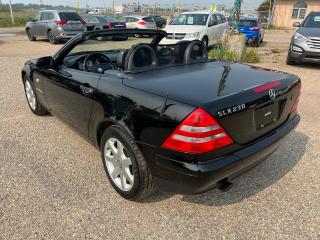 1998 Mercedes-Benz SLK Kompressor Hard Top convertible Leather - Photo #7