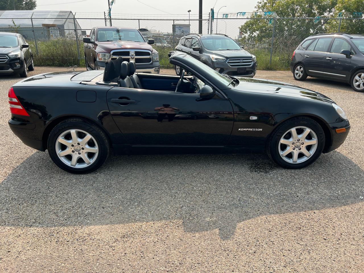 1998 Mercedes-Benz SLK Kompressor Hard Top convertible Leather - Photo #2