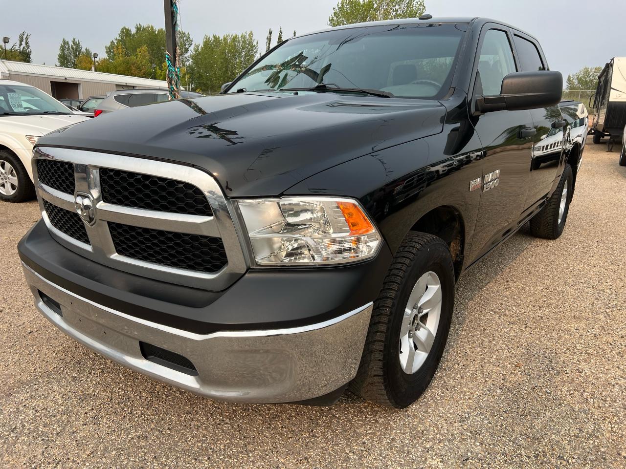 2017 RAM 1500 ST 4x4 Crew Cab - Photo #1