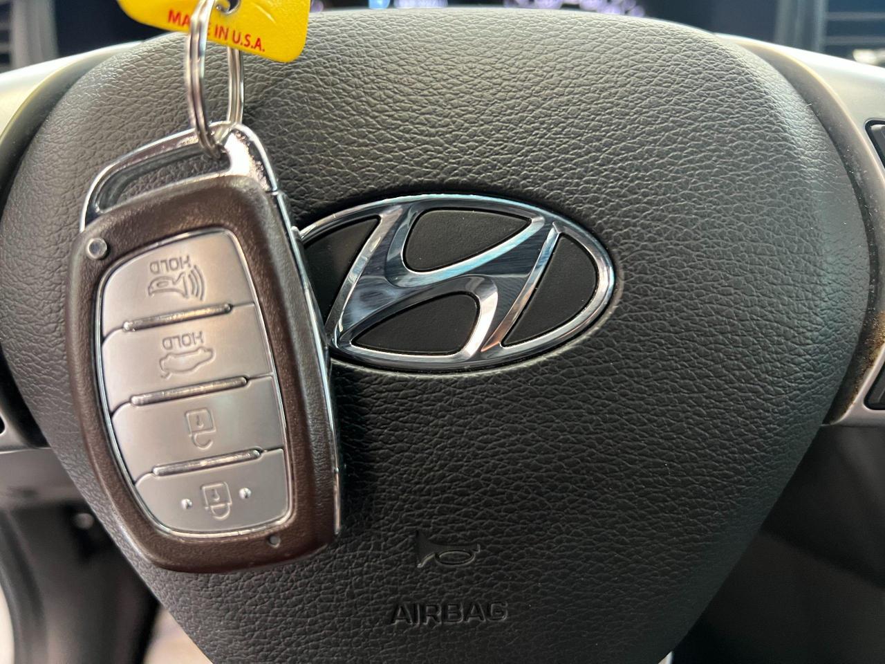 2019 Hyundai Sonata Essential SPORT+Roof+Leather+NewBrakes+CLEANCARFAX - Photo #17