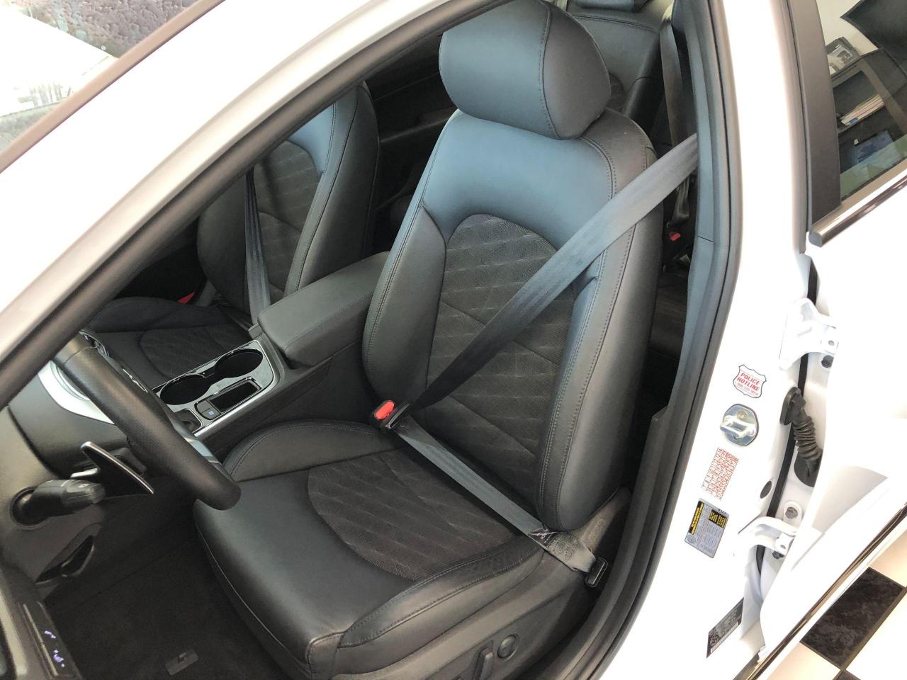 2019 Hyundai Sonata Essential SPORT+Roof+Leather+NewBrakes+CLEANCARFAX - Photo #21
