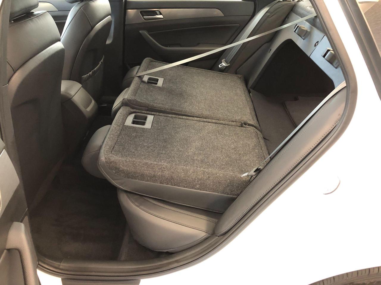 2019 Hyundai Sonata Essential SPORT+Roof+Leather+NewBrakes+CLEANCARFAX - Photo #27